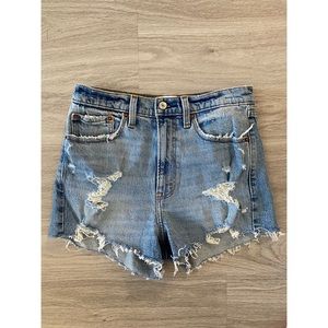 Never worn Abercrombie shorts